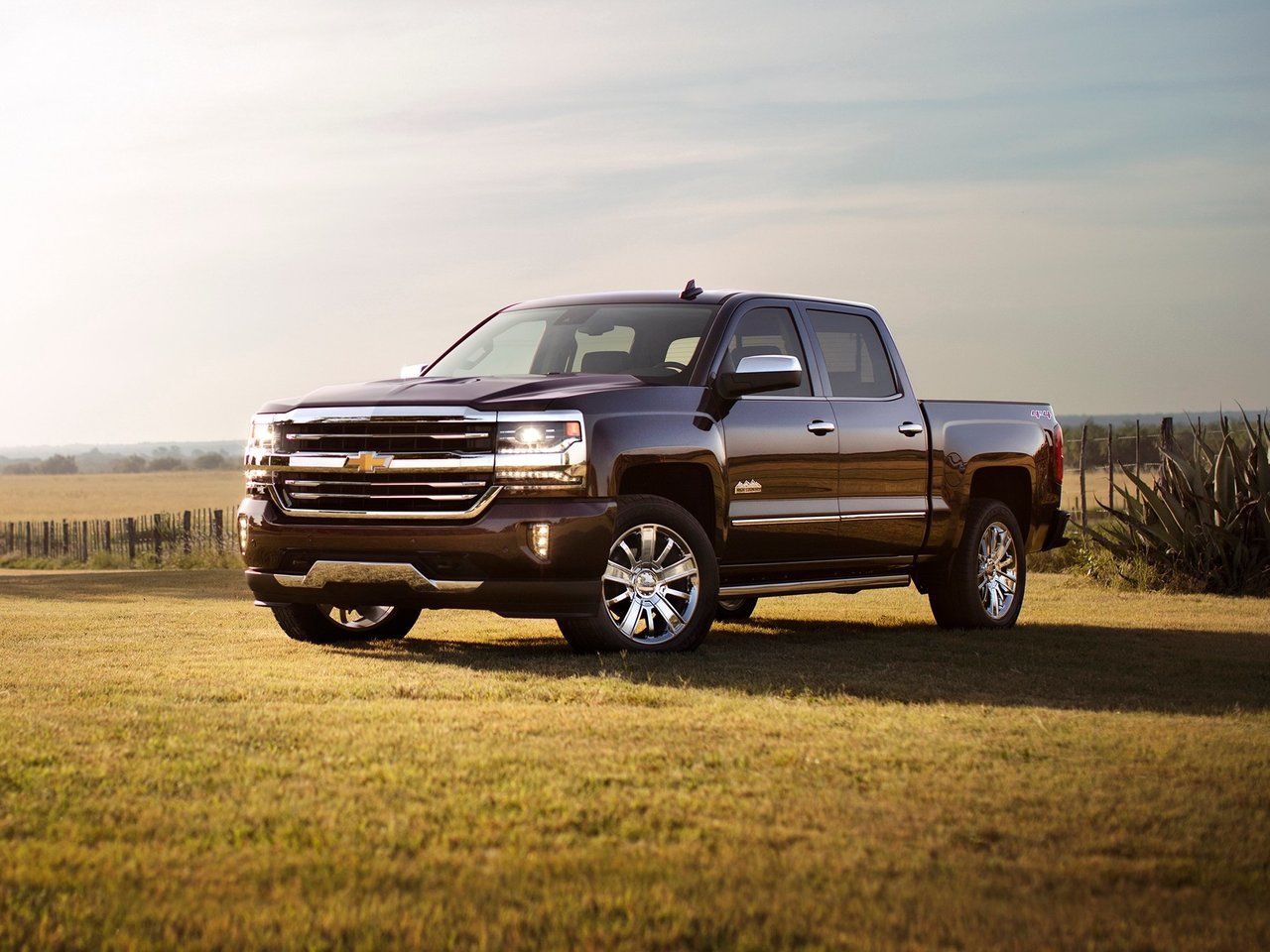 Chevrolet Silverado: поколения, кузова по годам, история модели и года  выпуска, рестайлинг, характеристики, габариты, фото - Carsweek