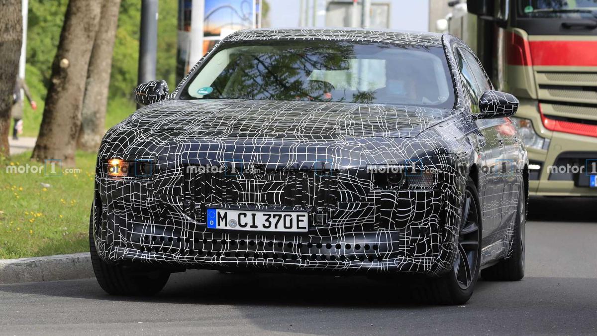 Появились новые подробности о электрическом седане BMW i7