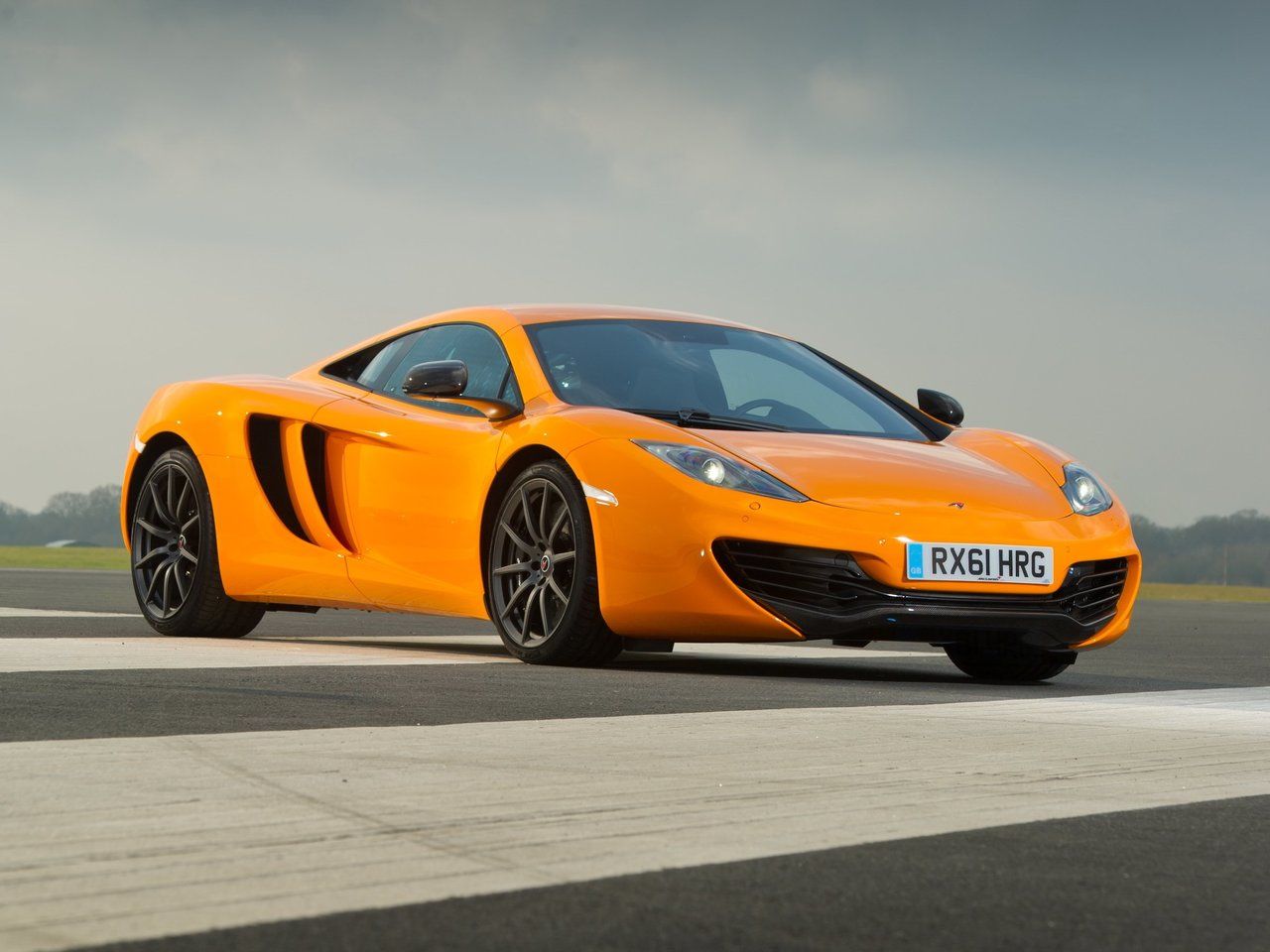 Машина MCLAREN mp4 12c