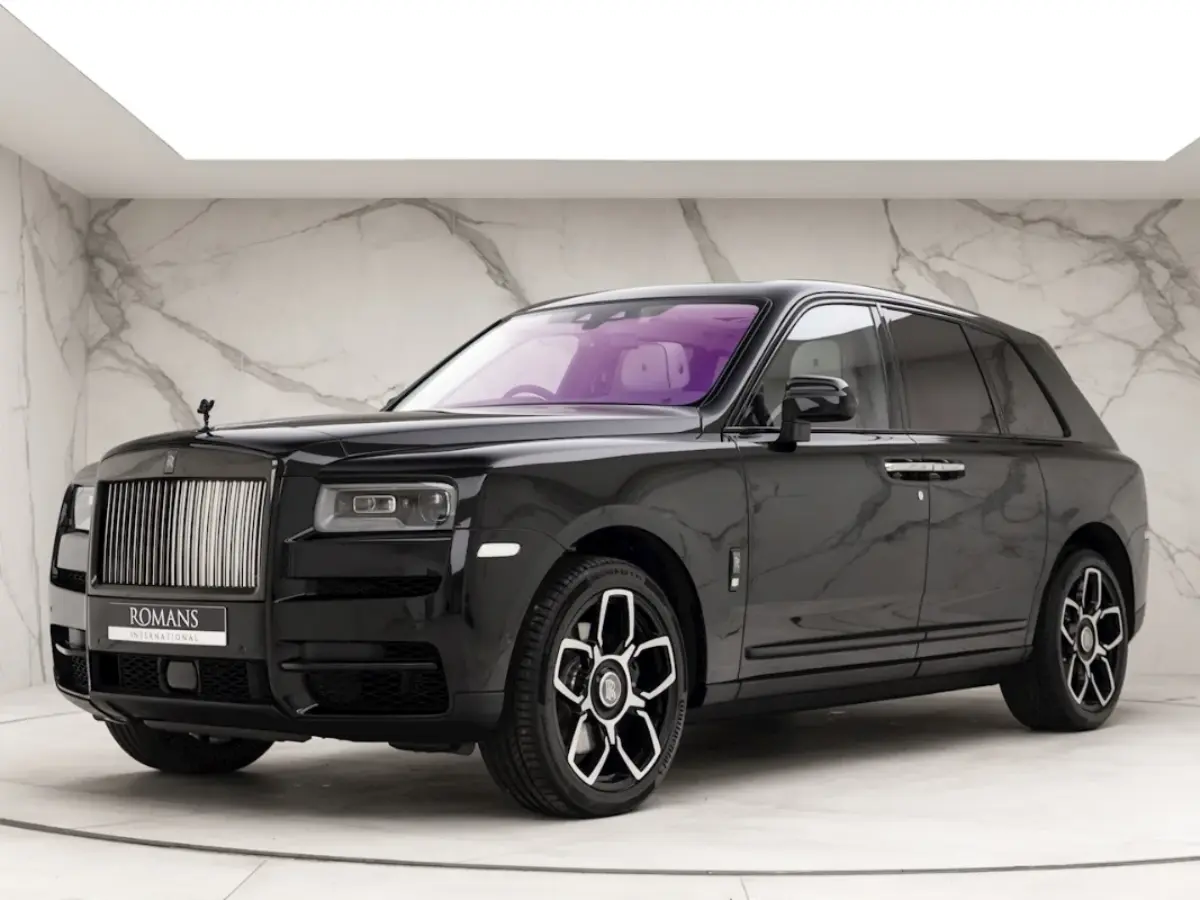 Продажи обновленного кроссовера Rolls-Royse Cullinan стартовали в России 