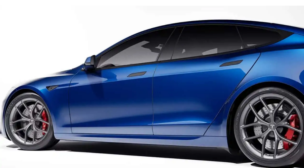 Tesla представила пакет для Model S Plaid, позволяющий разгоняться до 320 км/ч
