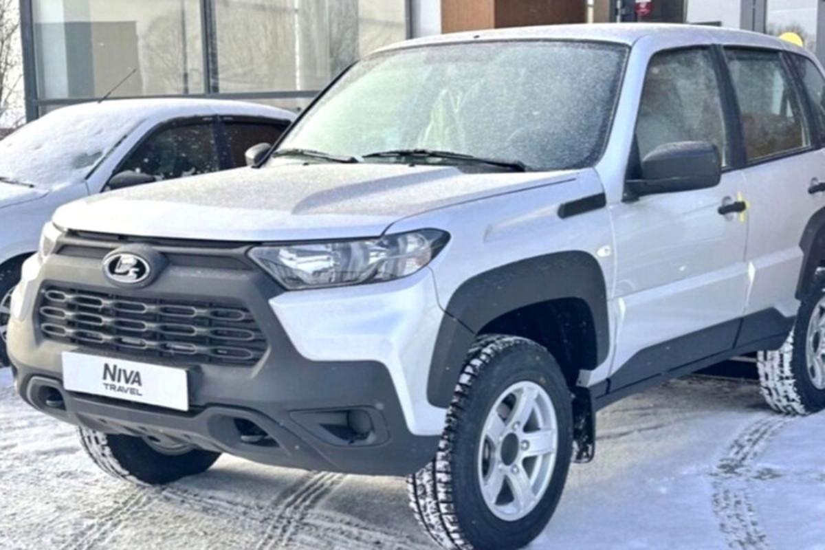 У дилеров в России появилась Lada Niva Travel в редком цвете