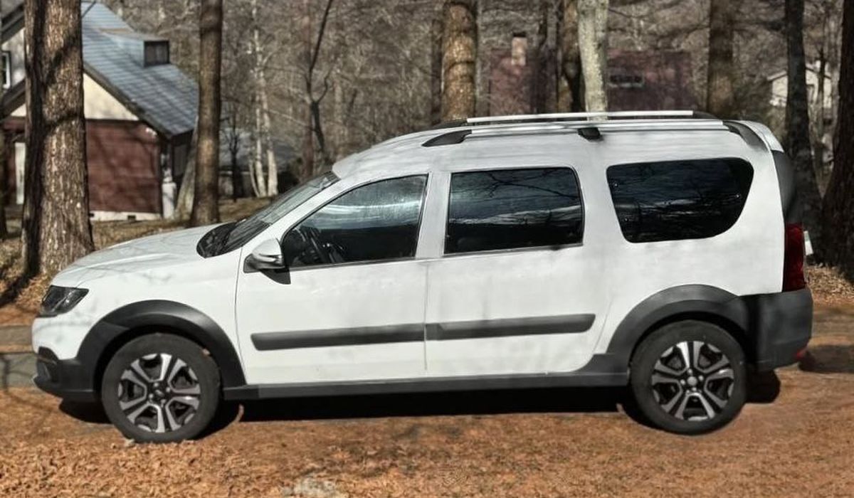 На дорогах Японии замечена Lada Largus Cross – их всего 2 штуки