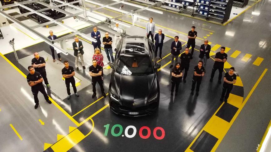 Lamborghini выпустила 10 000-ый экземпляр кроссовер Urus