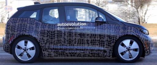 Обновленный кроссовер BMW i3 S попался фотошпионам во время тестов (подробное фото)