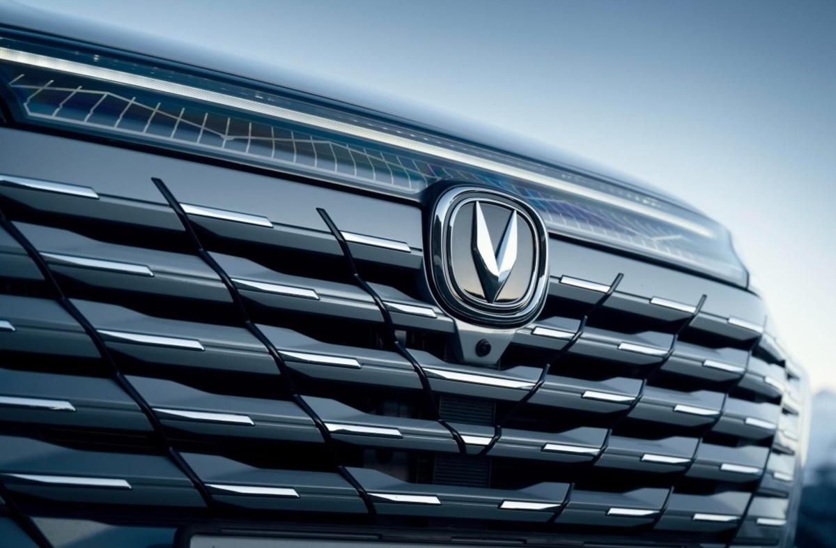 Обновленный лифтбек Changan Uni-V: гибрида не будет, зато появится удлиненная модификация