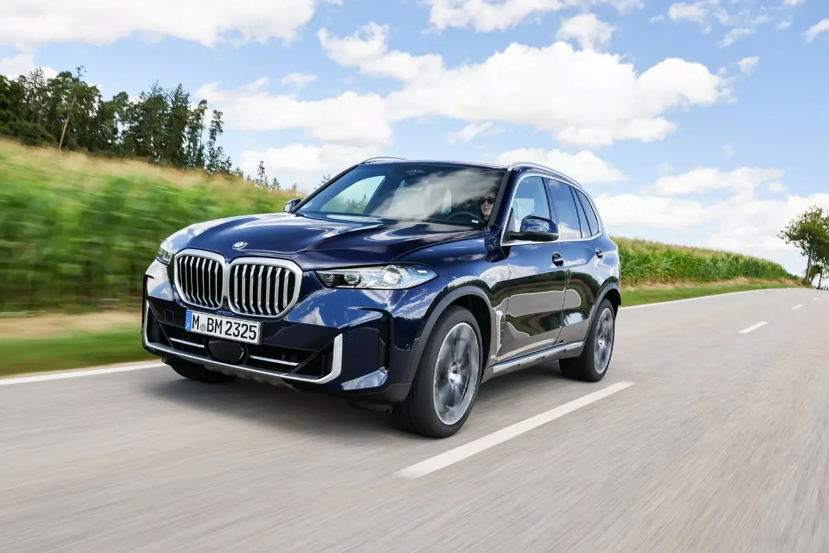 The first-ever BMW iX1 xDrive30, Mineral White metallic, 20" BMW Individual Styl