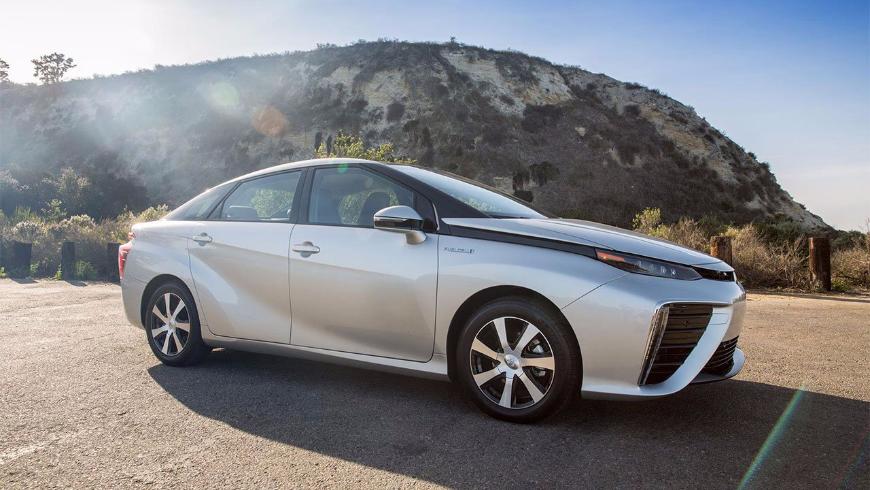 Водородный Toyota Mirai сменит поколение в будущем году 