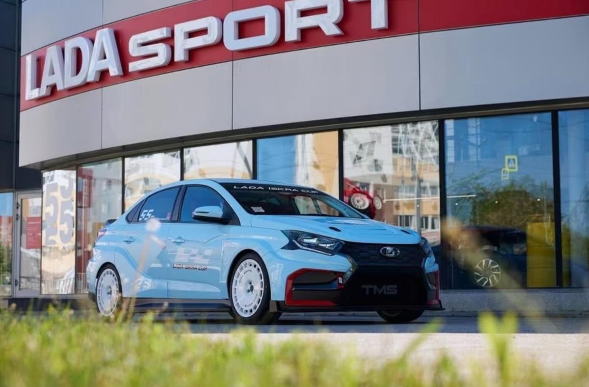 Заводскую Lada Iskra Cup мощнее 200 л.с. показали на официальных фото