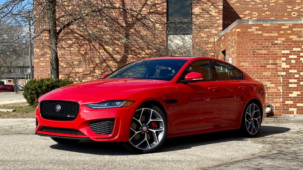 Jaguar перестанет продавать седан XE на некоторых рынках