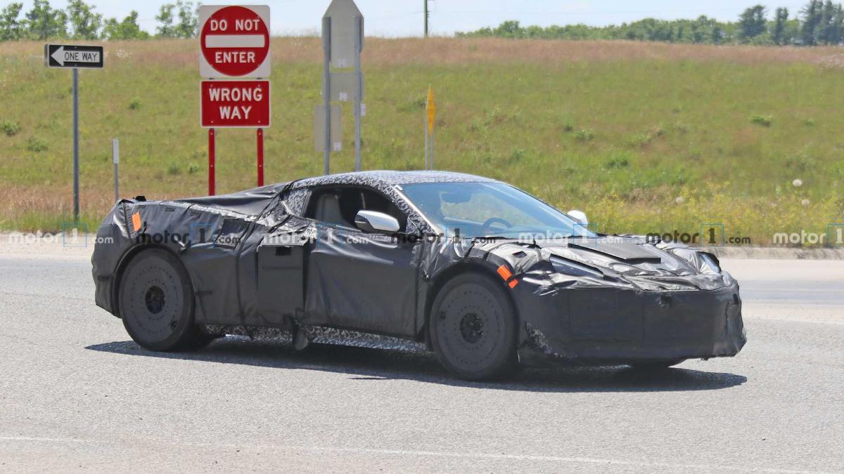 Стало известно, когда покажут мощнейший Corvette Z06 поколения C8 