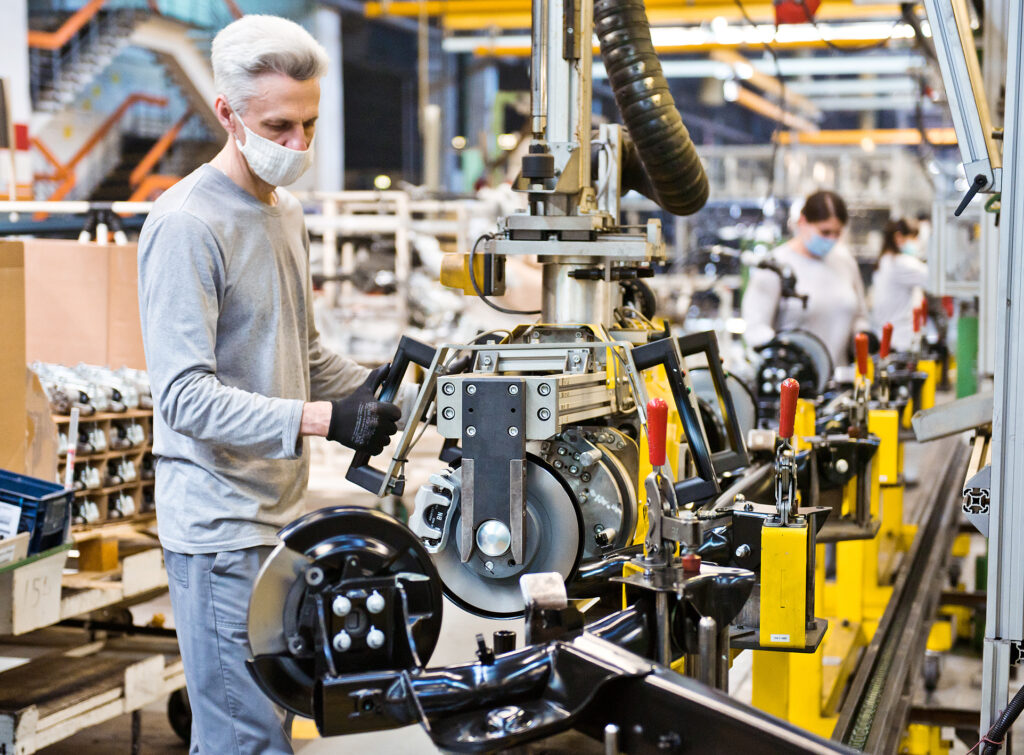 АВТОВАЗ начнет выпускать LADA Vesta с 16-клапанным мотором и без автомата в 2023 году