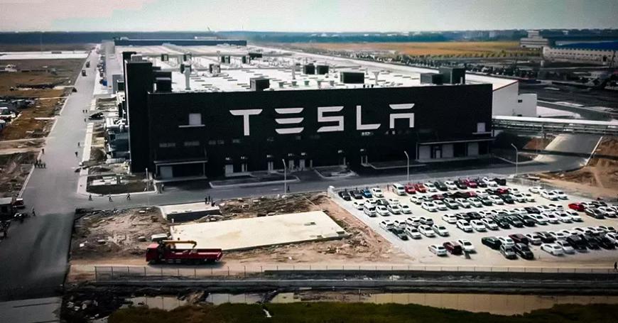 Завод Tesla в Шанхае создает еще 1 тыс. рабочих мест