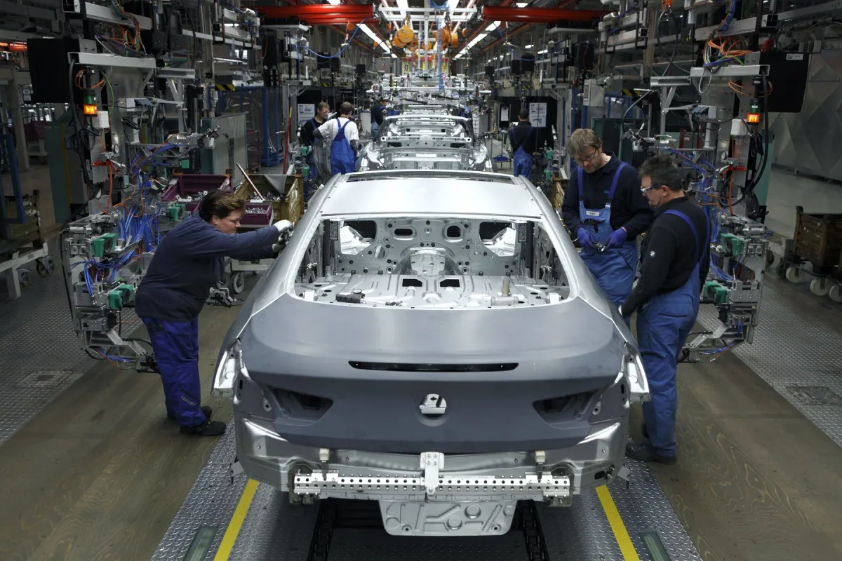 Гендиректор BMW Ципсе сообщил опасения за будущее Германии при уходе компаний химотрасли