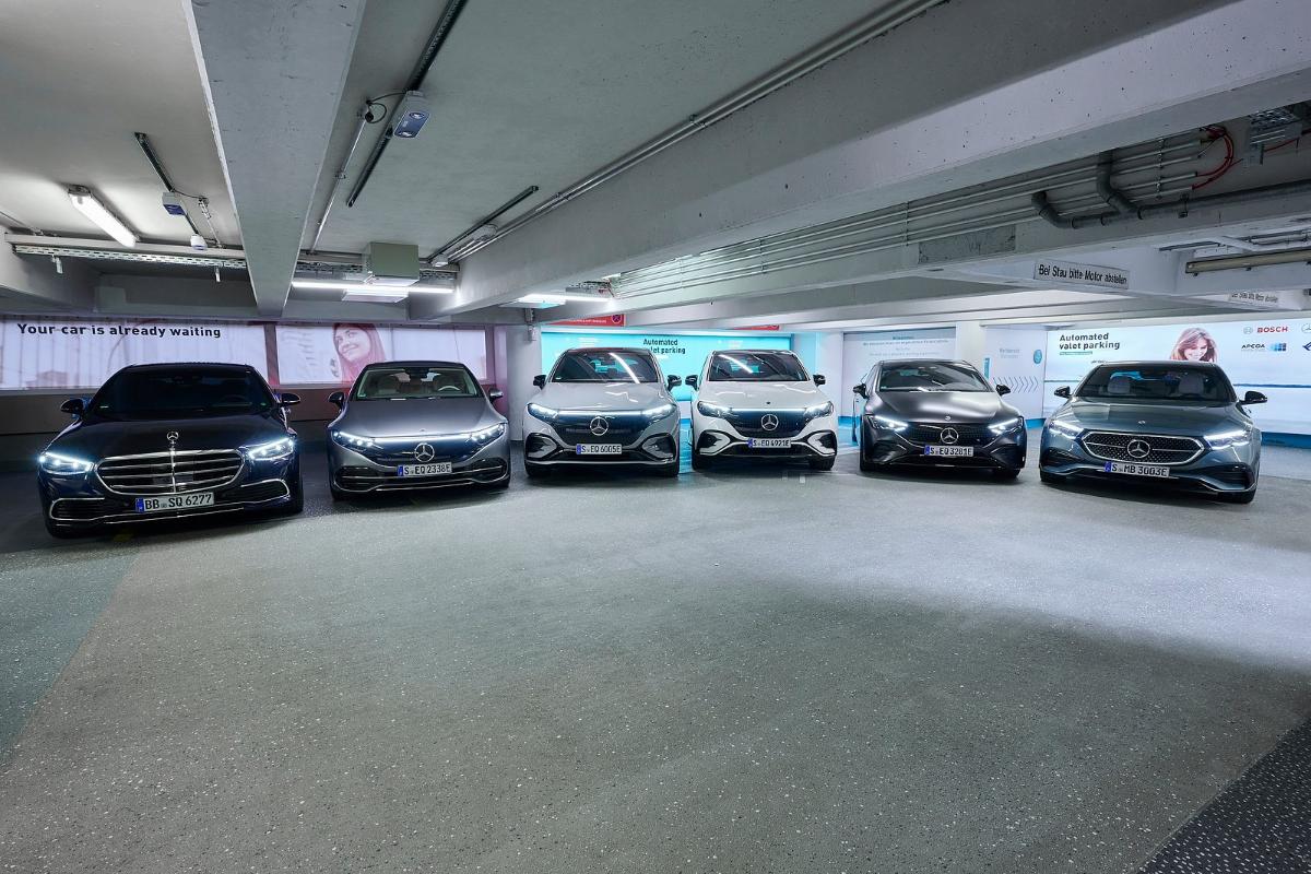 Семь моделей Mercedes-Benz получат парковочный автопилот 4-го уровня 