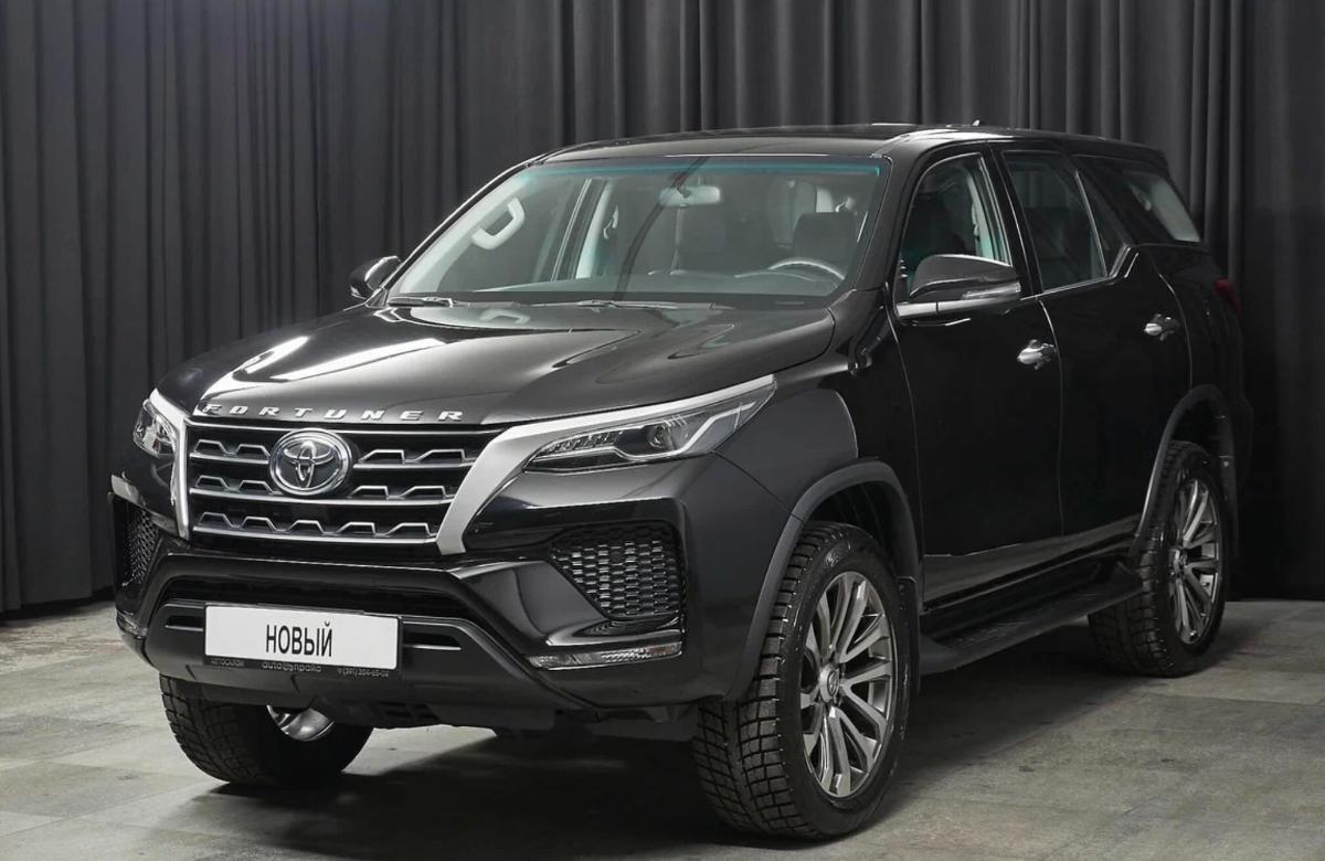 Дизель, полный привод и «автомат»: новый Toyota Fortuner у дилеров в регионах