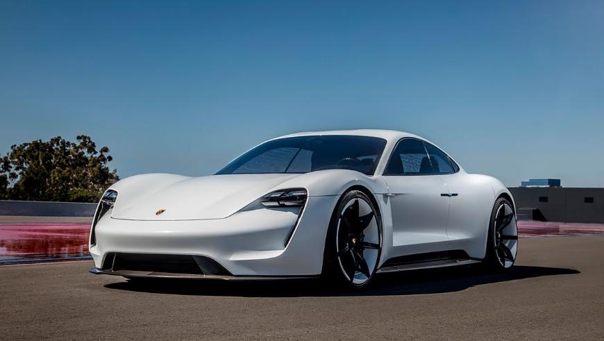 Porsche представит серийную версию электромобиля Taycan в сентябре 