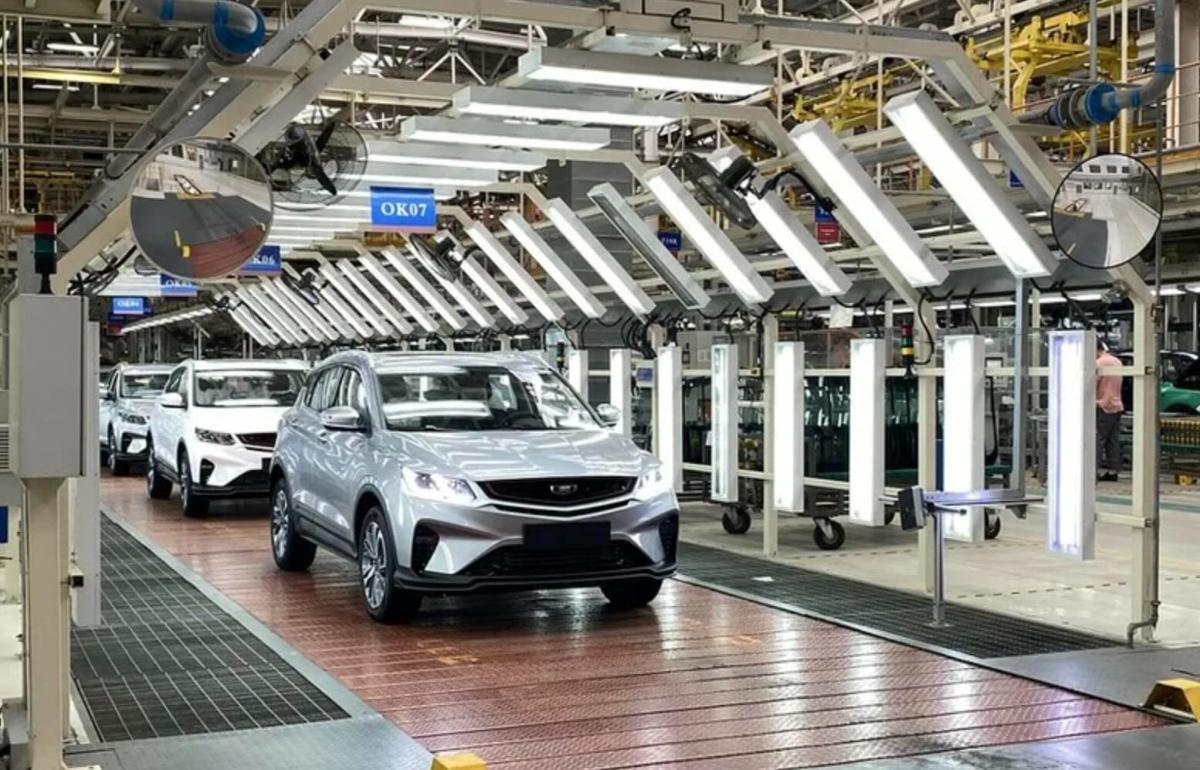 Лукашенко поручил «БелДжи» создать полностью белорусский легковой автомобиль