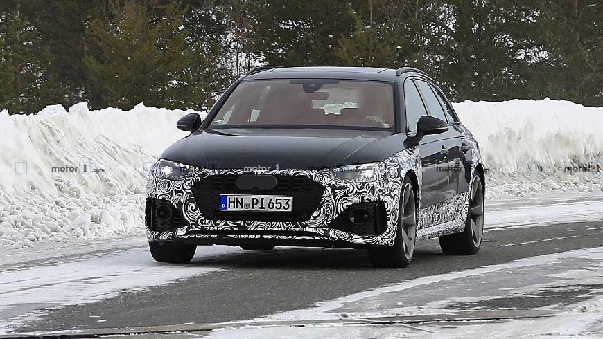 В сеть попали первые снимки нового Audi RS4 Avant 