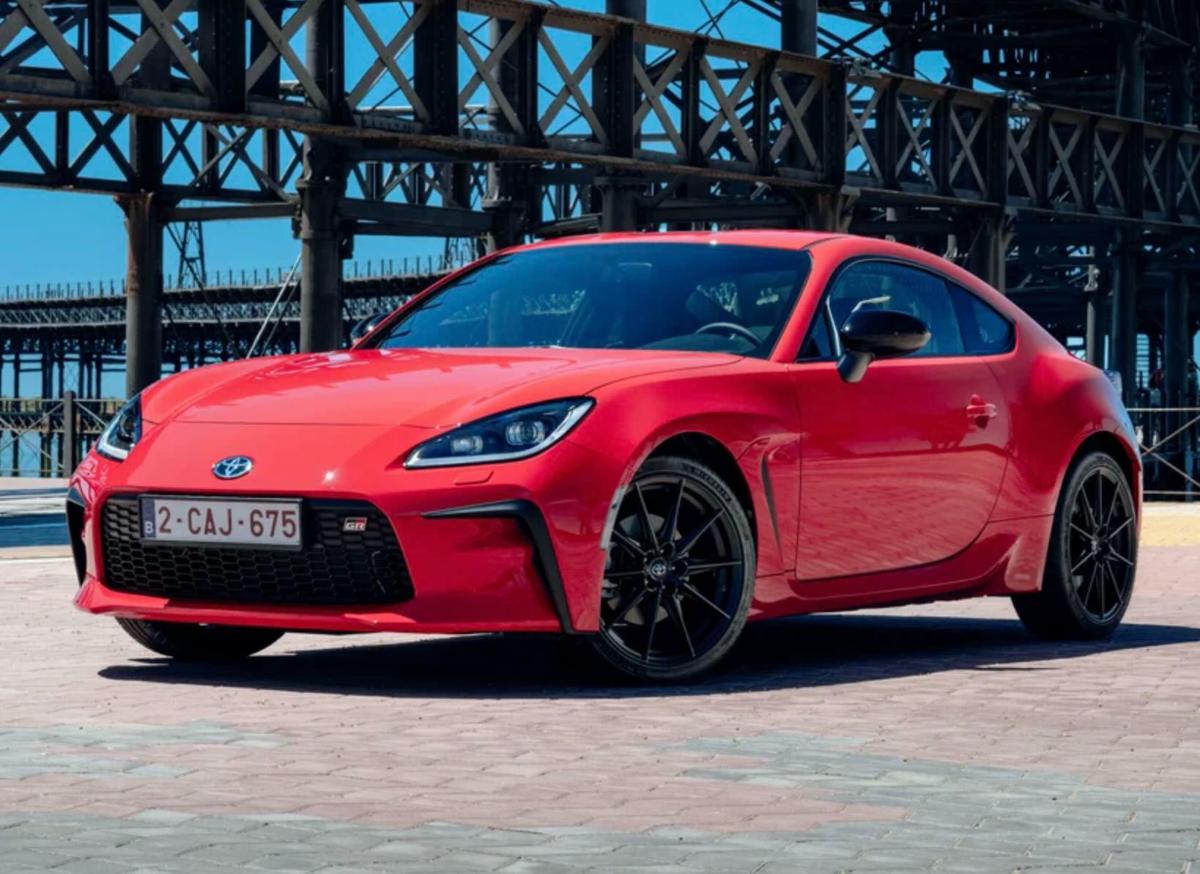 В РФ привезли редкое купе Toyota GR86: что это за автомобиль