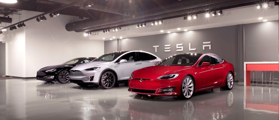 Tesla Motors объявила о прекращении продажи самой дешевой версии Model S