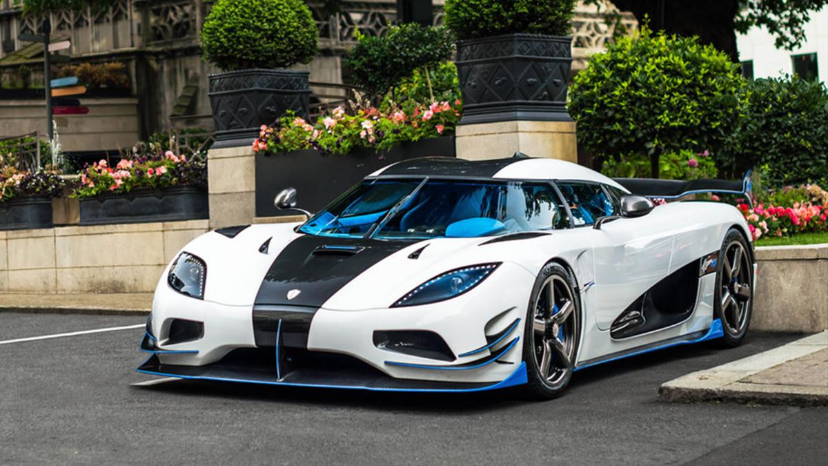 Машина Koenigsegg