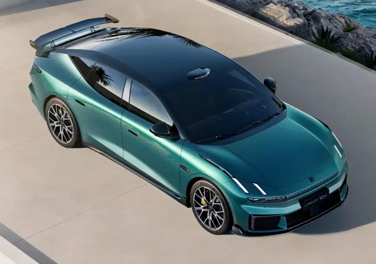 Крутой седан Lynk & Co 10+ раскрыли на официальных тизерах: подробности