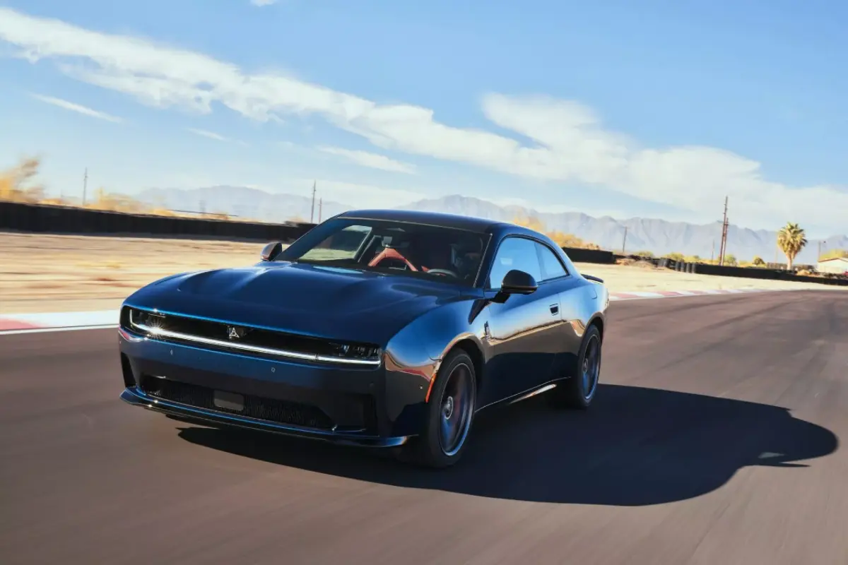 Dodge прекращает продажи своего электрического маслкара Dodge прекращает продажи своего электрического маслкара