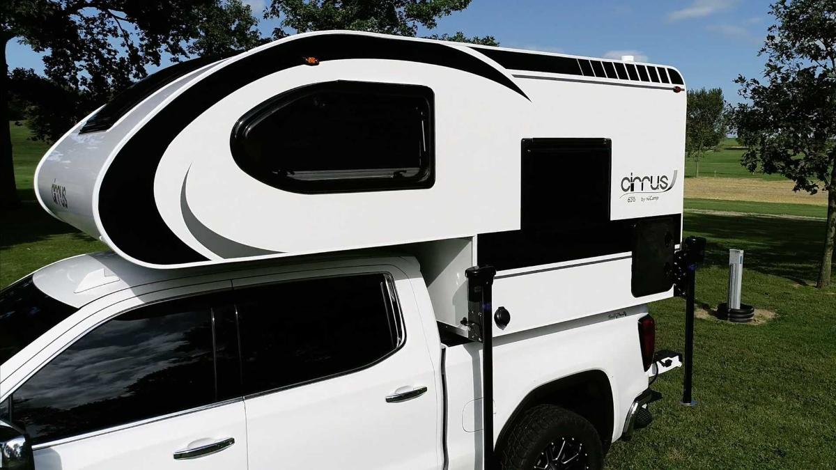 Представлен туристический прицеп NuCamp Cirrus 620 Truck Camper 
