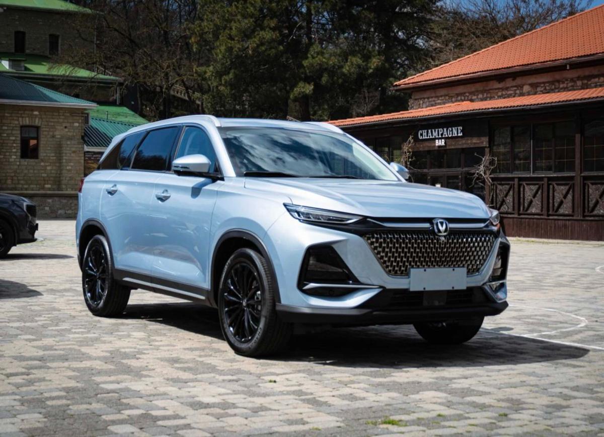 Новый 7-местный кроссовер Changan CS75 Pro вышел на рынок РФ