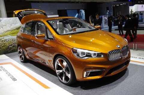 BMW выпустит 15 автомобилей с системой переднего привода