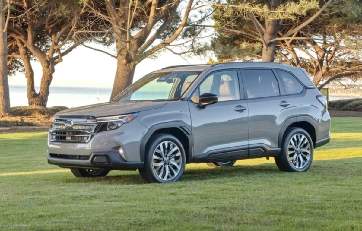 Столичный дилер везет в РФ партию новых Subaru Forester 6-го поколения
