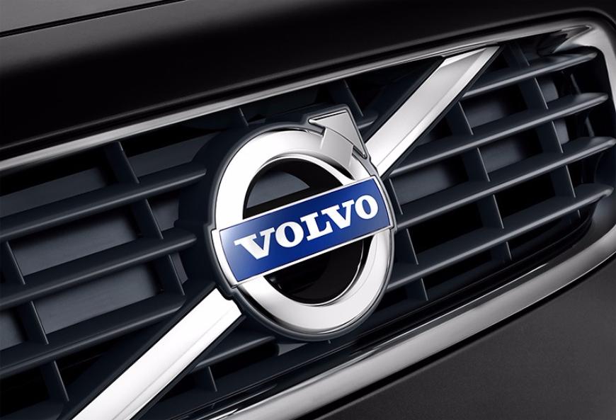 Весной до России доберется переднеприводная версия кроссовера Volvo XC40