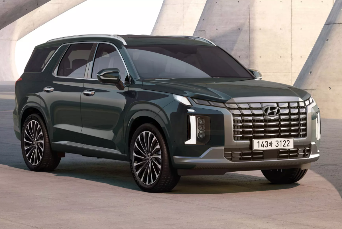 Hyundai palisade. Хендай Палисад 2023 салон. Хендай Палисад 2023 года в России. Форд Палисад. Hyundai Palisade и человек.