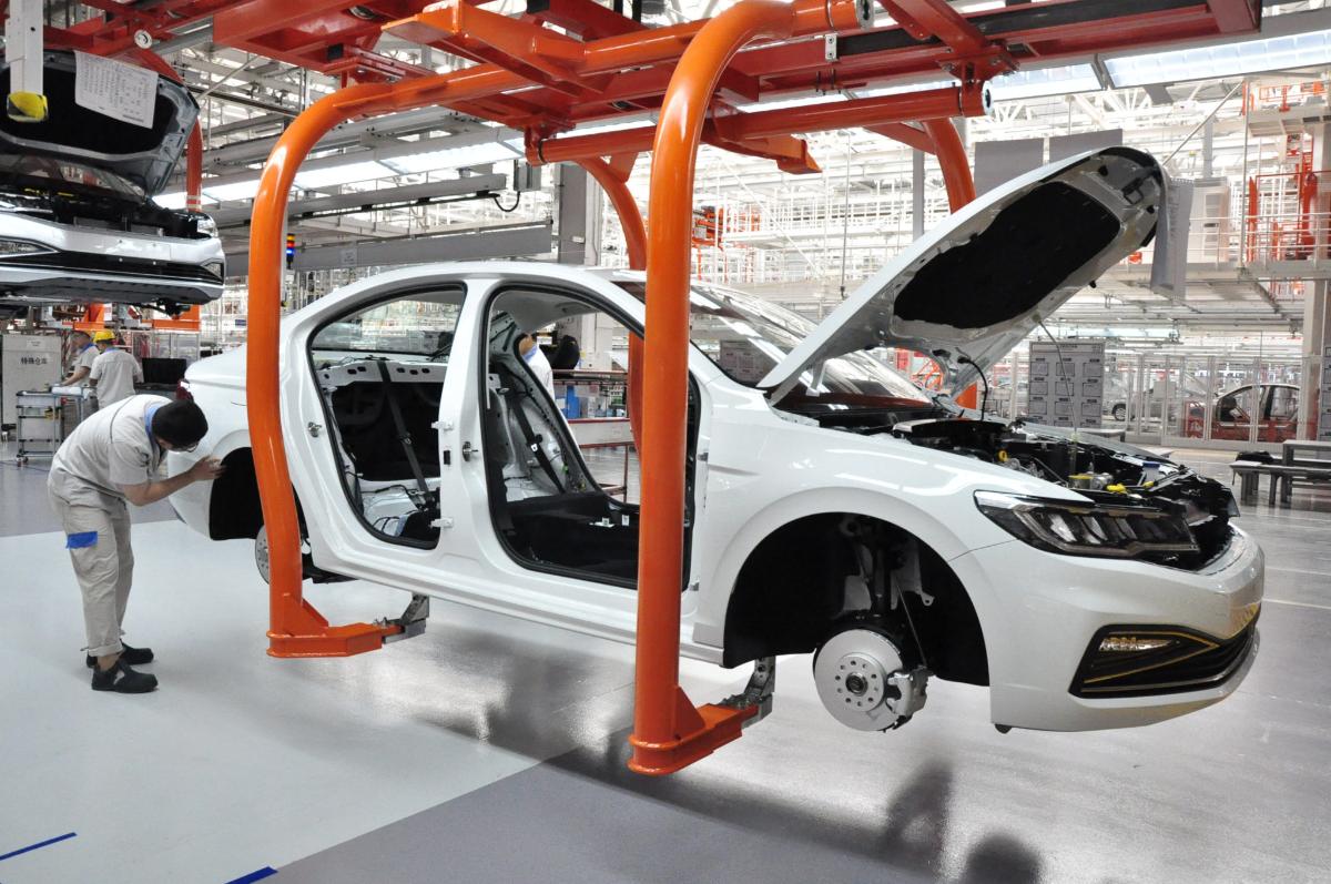 Завод Volkswagen-FAW в КНР останавливает производство из-за волны COVID-19
