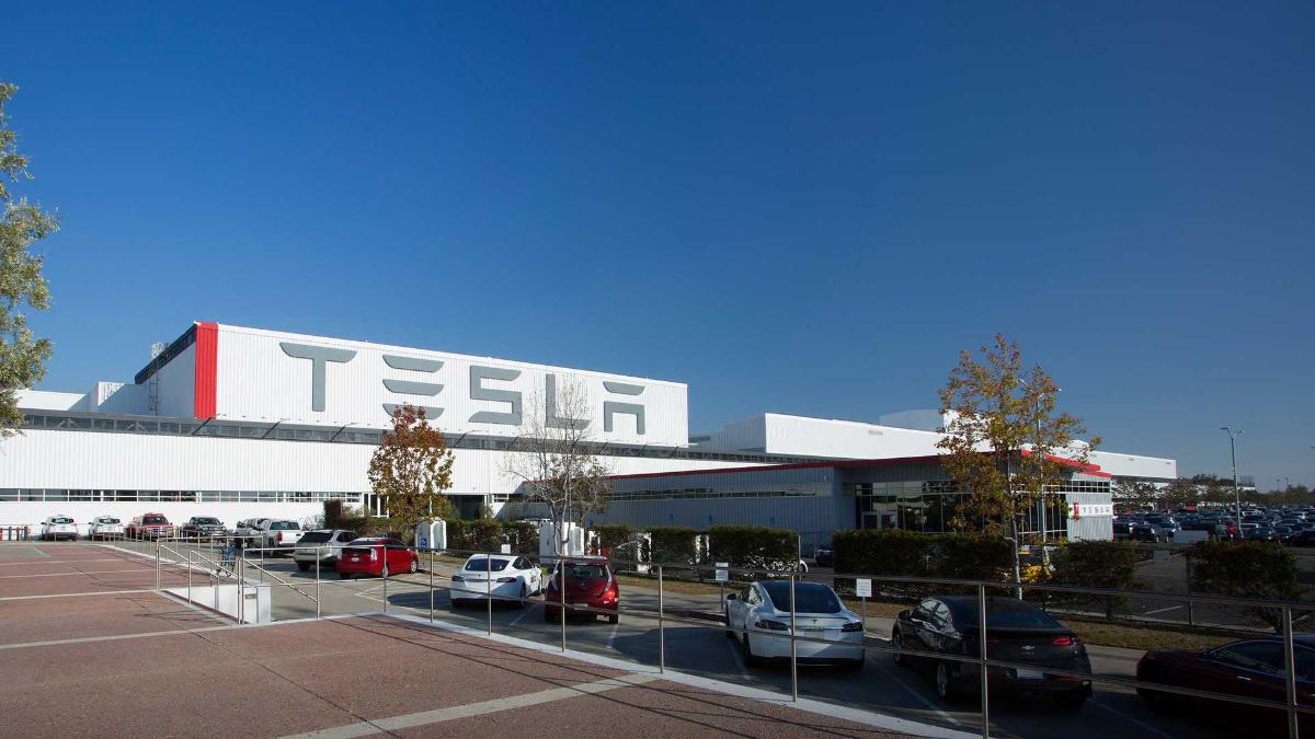 Tesla хочет производить в Китае зарядные станции третьего поколения