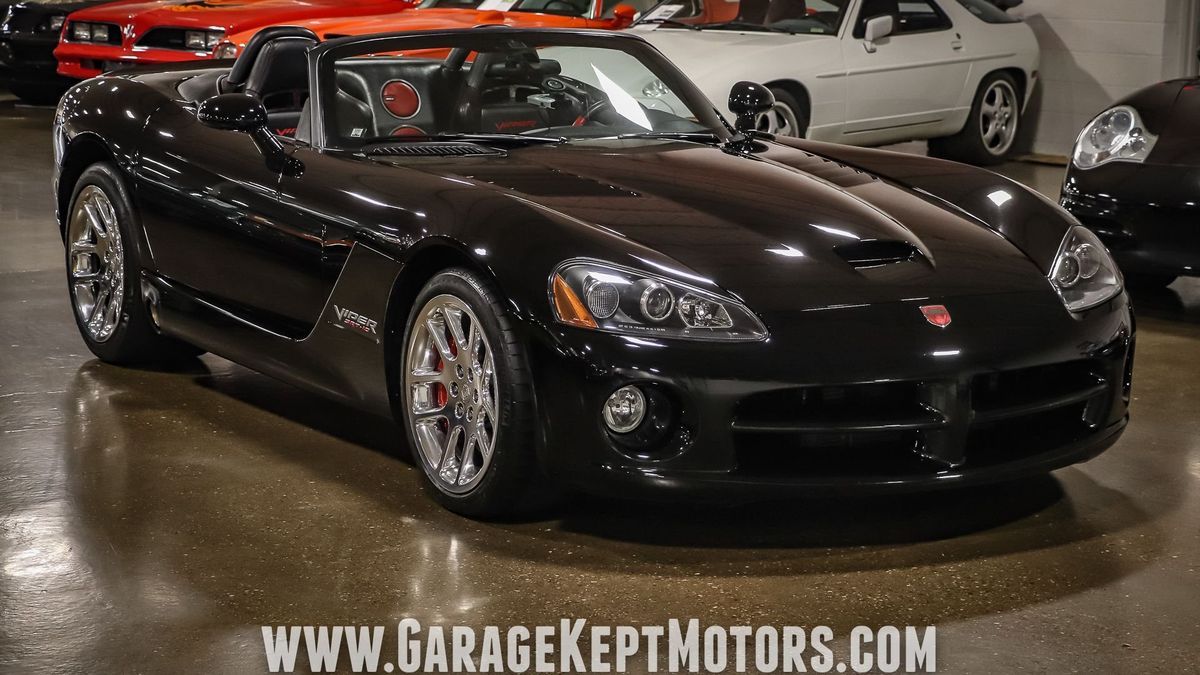 В продаже появился 16-летний Dodge Viper с 990-сильным мотором