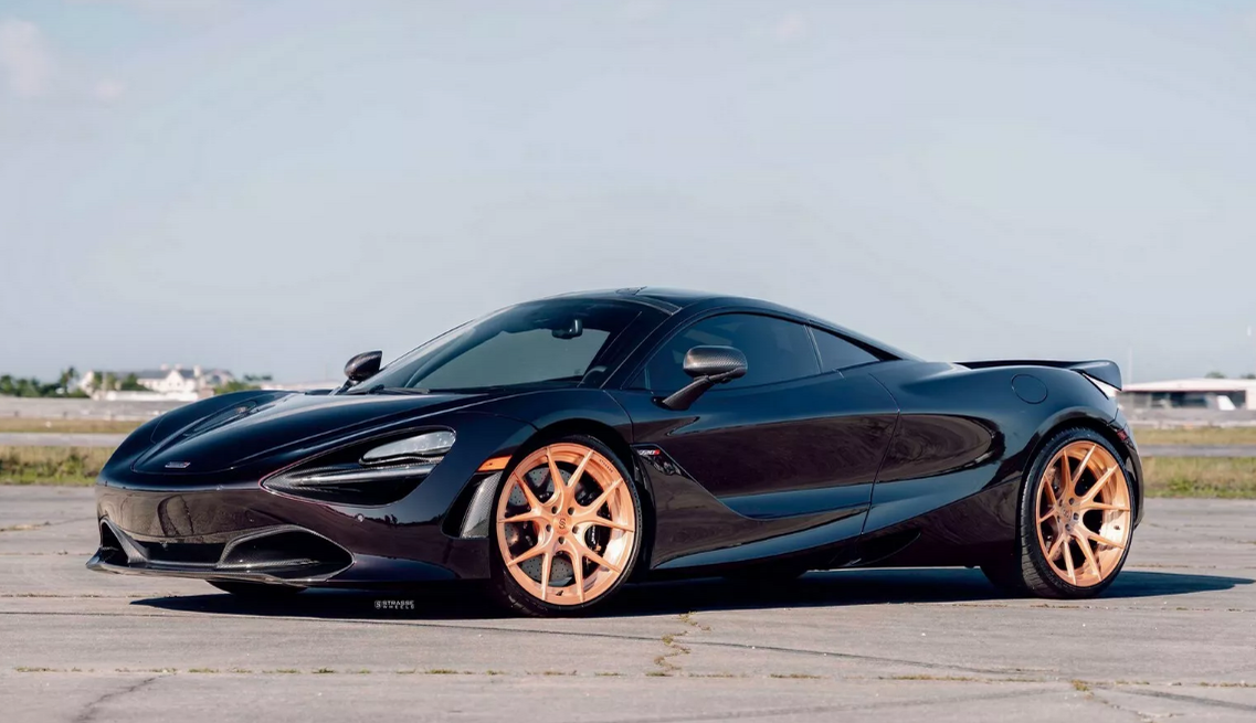 Показали фиолетовый McLaren 720S на колесах из розового золота со стразами