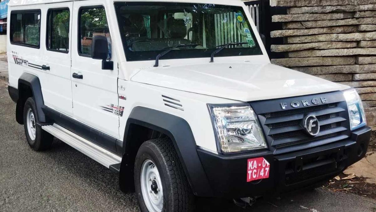 Индийский Force Motors представил 5-метровый внедорожник на 13 мест