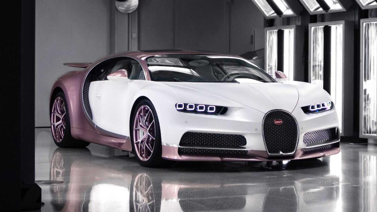 Муж подарил жене розово-белый Bugatti Chiron в качестве извинения 