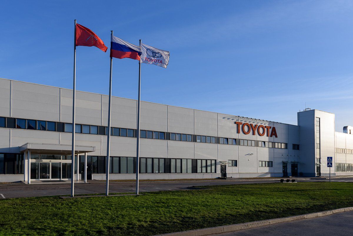 Toyota не собирается производить электрокары в России