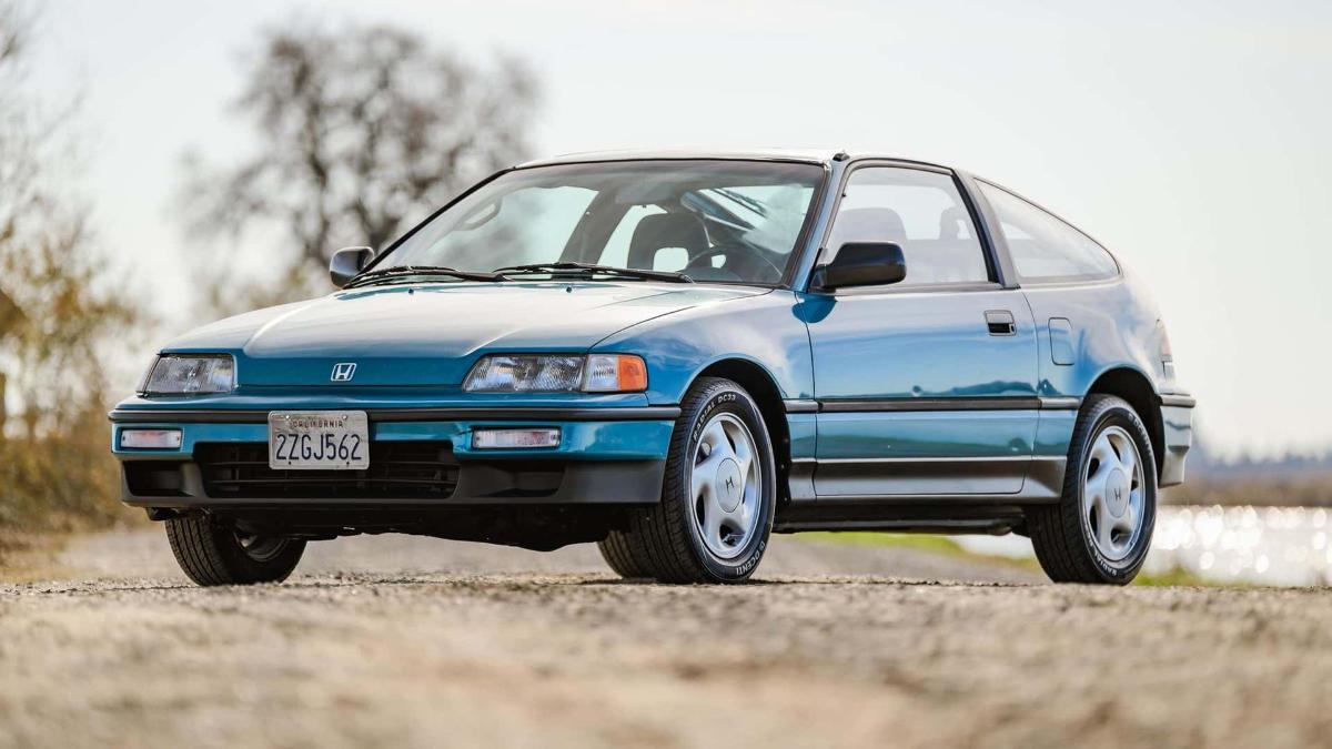 Honda CRX Si 1991 года с пробегом 508 236 км. была продана за 1 млн.руб. 