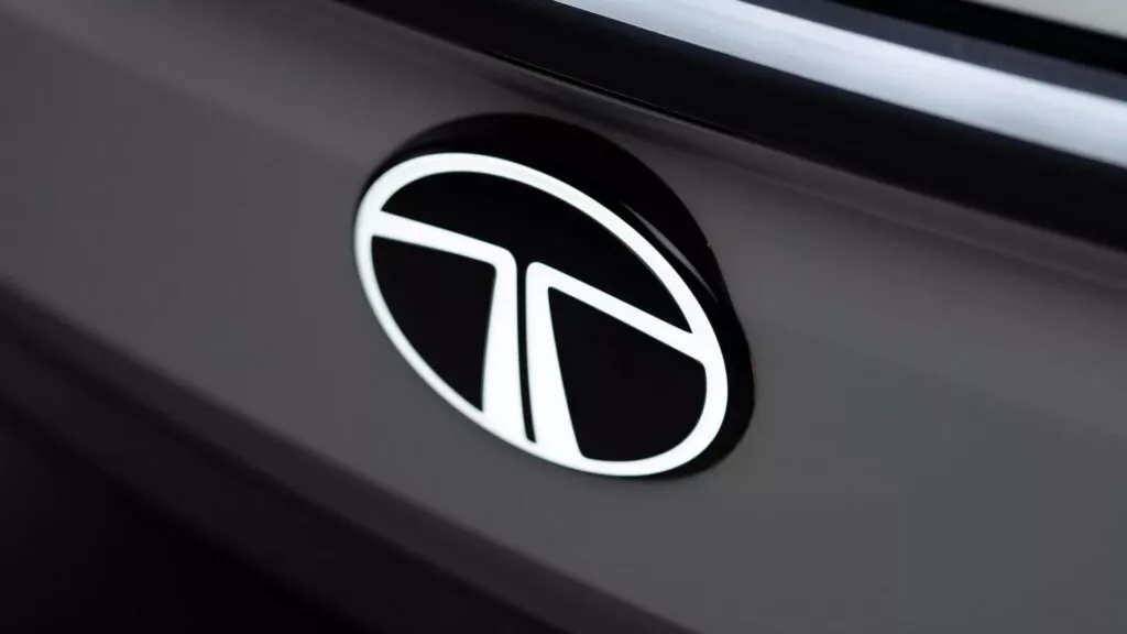 Компания Tata Motors хочет привлечь $1 млрд и продать доли в бизнесе электромобилей