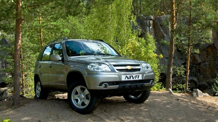 Внедорожник Chevrolet Niva вернулся в ТОП-25 российских бестселлеров