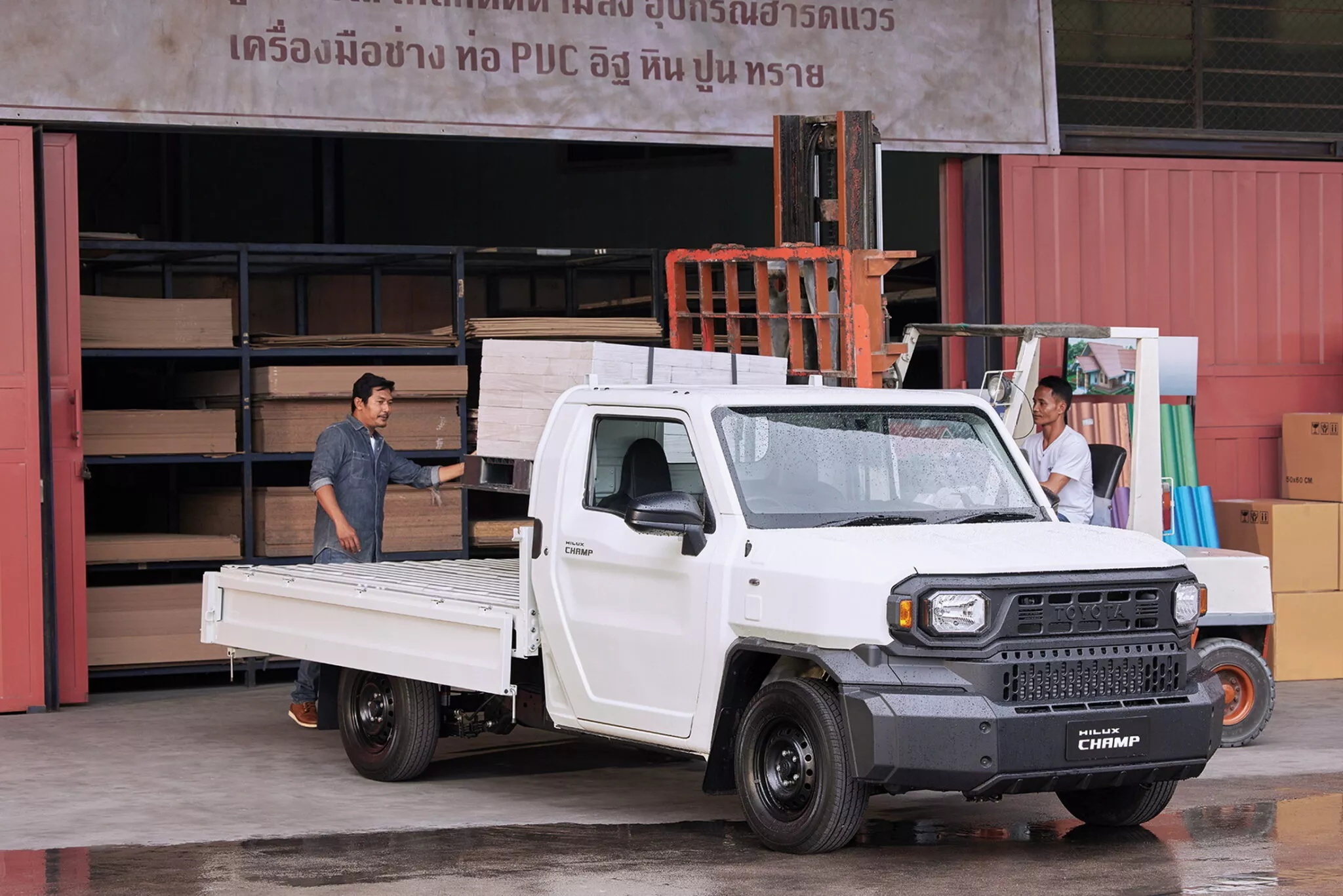 Пикап Toyota Hilux Champ представлен в Таиланде как «рабочая лошадка» за 13  тысяч долларов