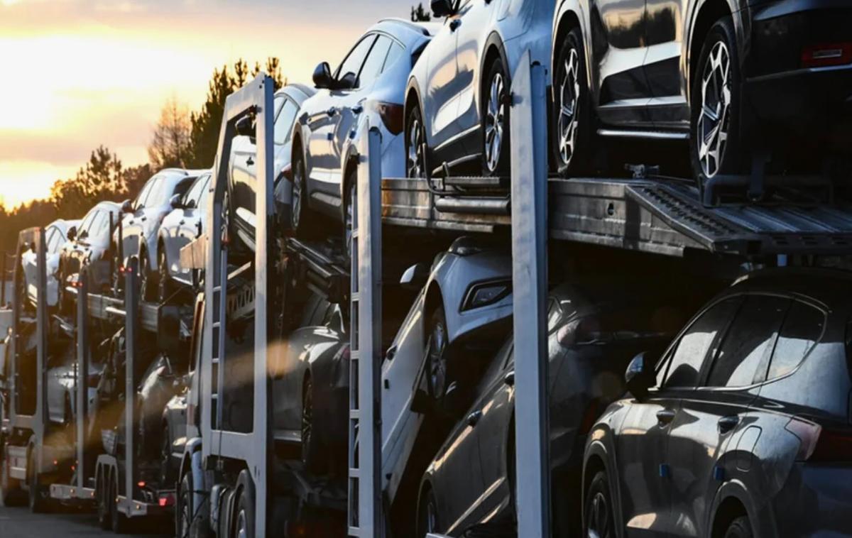 «РГ»: эксперт Курбаков назвал один плюс от нового роста утильсбора на авто