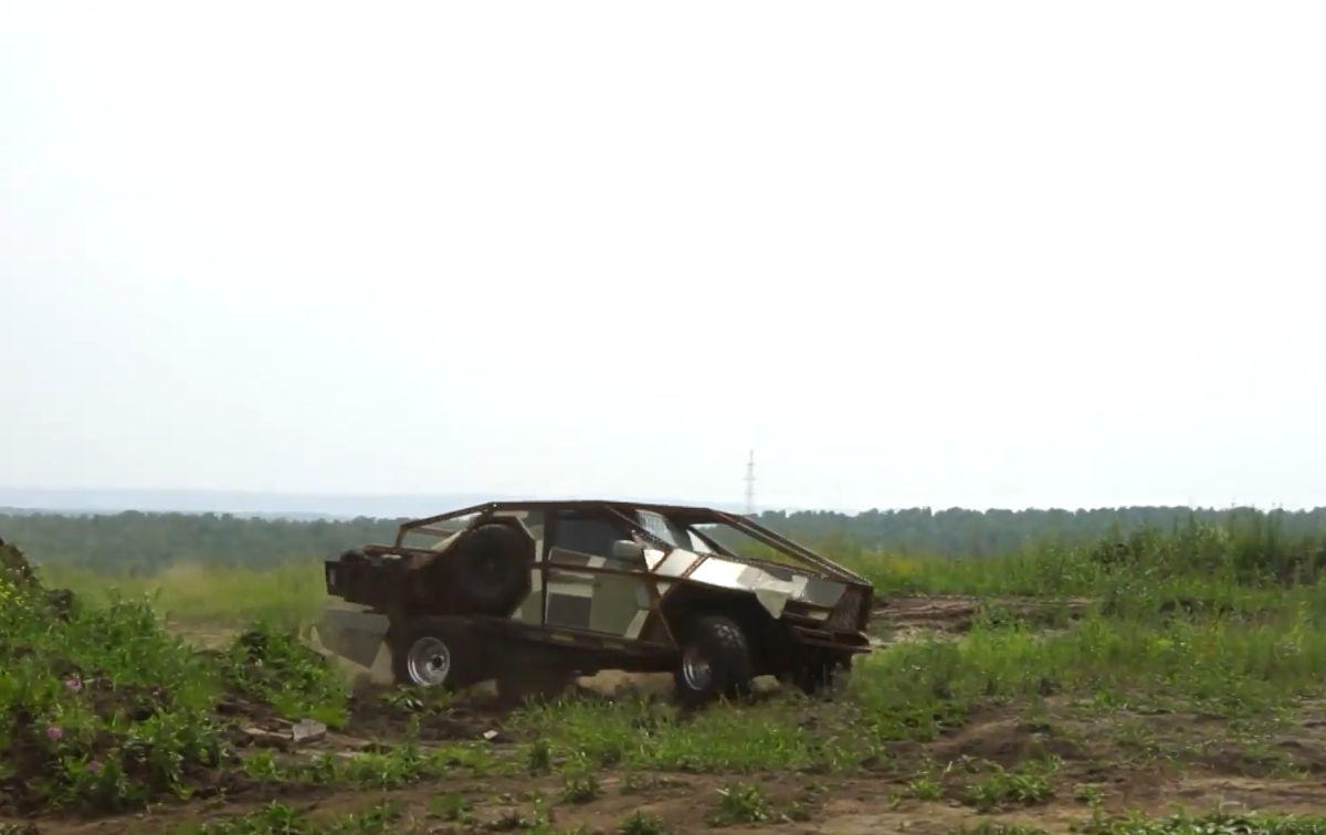 Житель Иркутска построил необычный внедорожный автомобиль в духе «Безумного Макса»