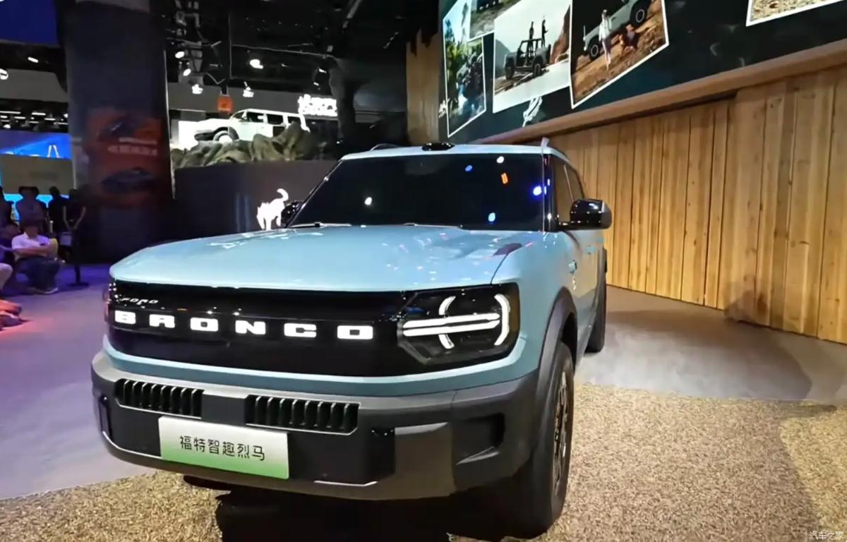 Ford привез на автосалон в Чэнду новый внедорожник специально для Китая Ford привез на автосалон в Чэнду новый внедорожник специально для Китая