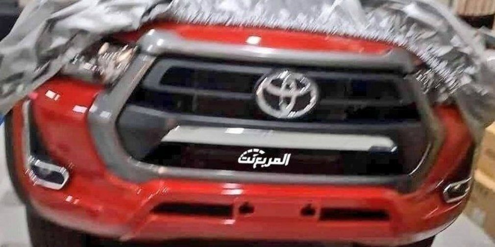 Рестайлинговый Toyota Hilux обзаведется внешним видом RAV4