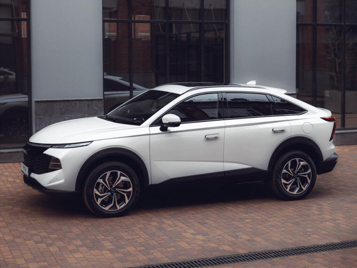 Локализованные кроссоверы Haval F7 и F7x получат 2-литровый мотор на 231 л.с. 